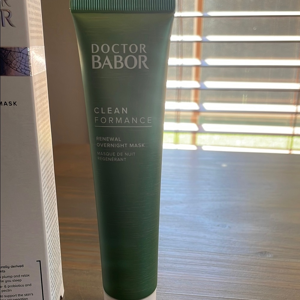 Cleanformance Renewal Overnight Mask - Green